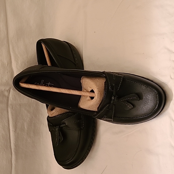 Clark's Leather Shoes - Picture 5 of 7